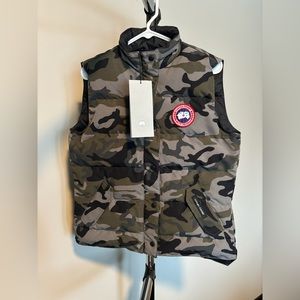 CANADA GOOSE NWT Women's Freestyle Vest Camo Size Large